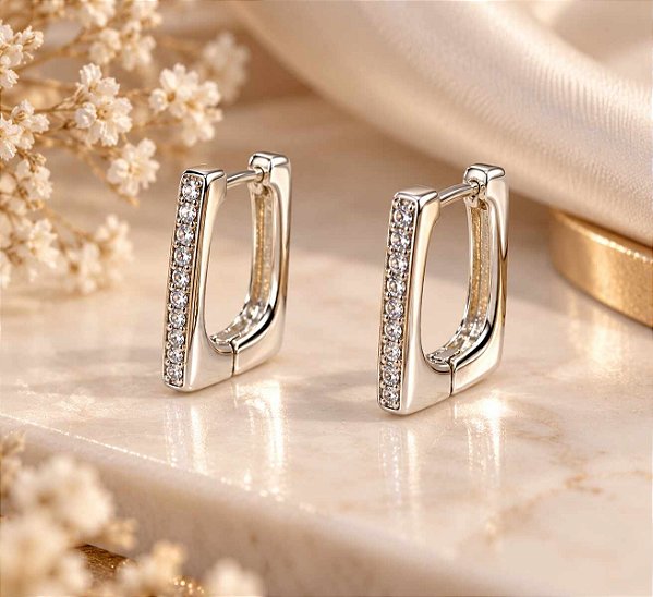 BRINCO CLIC ARGOLA QUADRADO ZIRCONIA E RÓDIO