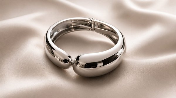 BRACELETE RIGIDO LISO GOTAS IRREGULAR AJUSTAVEL