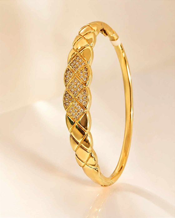 BRACELETE ARO C/ DETALHE XADREZ LISO E CRAVEJADO D