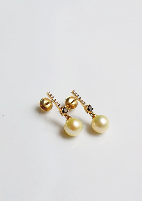 Brinco Ouro 18K com Pérola