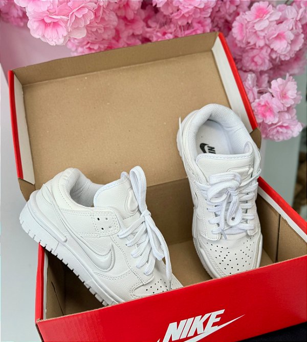 TÊNIS NIKE BRANCO