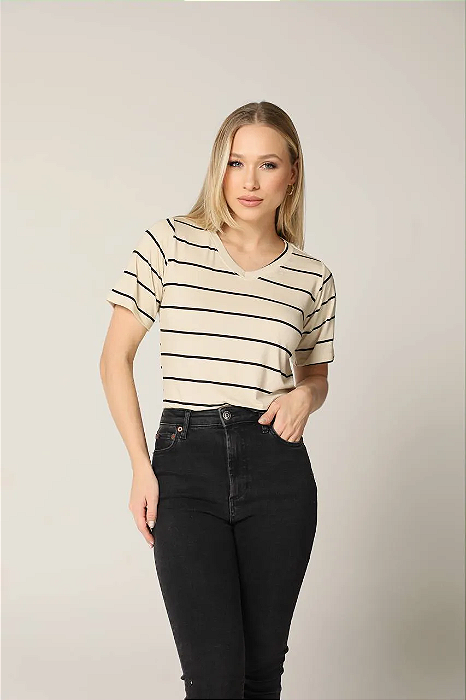 T-SHIRT GOLA V LISTRADA - BEGE SUPERNATURAL