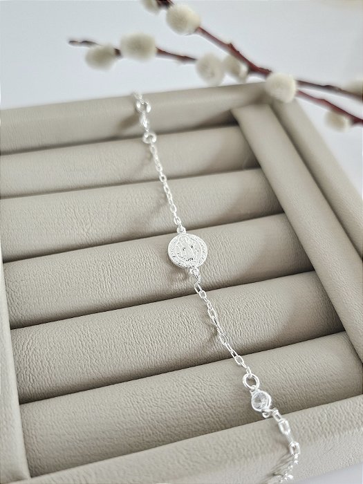 Pulseira Medalhinha de São Bento e Zircônias de 18,5cm