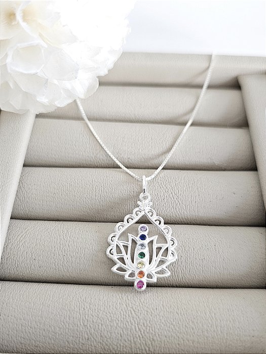 Colar com Pingente Flor de Lótus Chakras