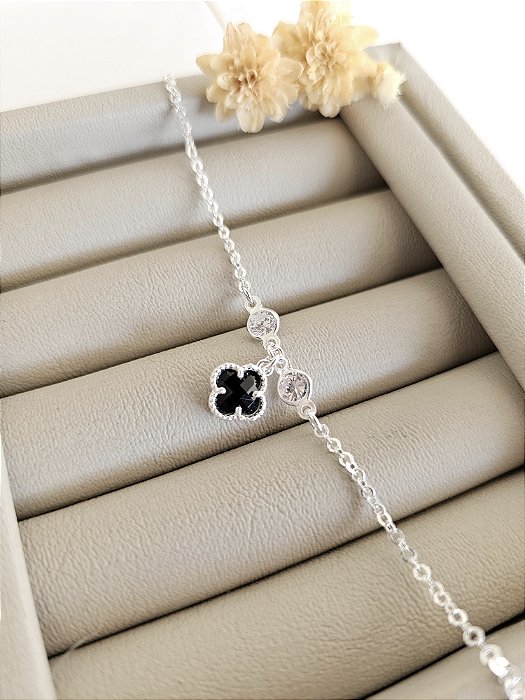 Pulseira pingente trevo zircônia preta