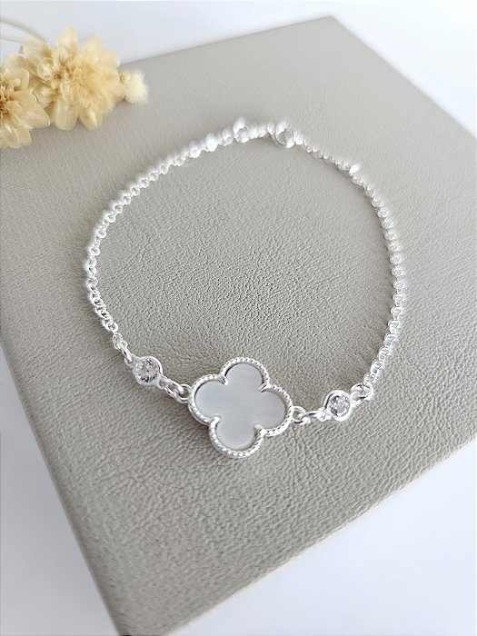 Pulseira trevo madrepérola e zircônias prata 925