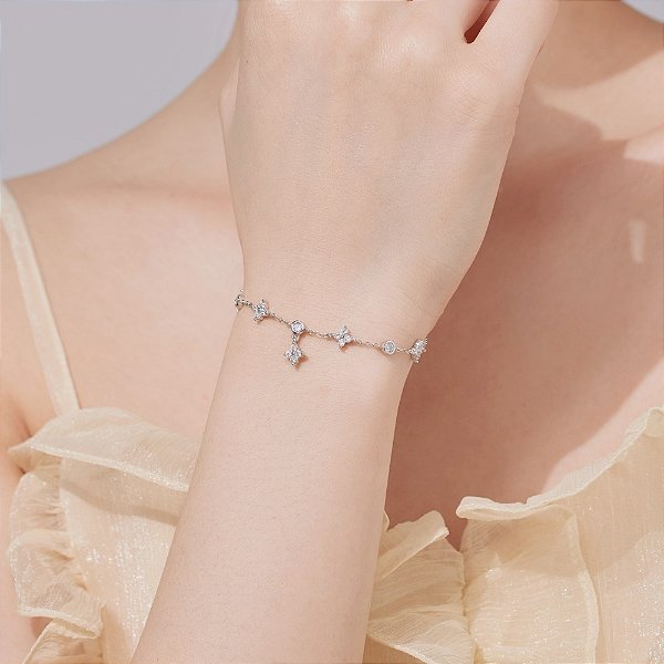 Pulseira mini trevos e pontos de luz prata 925 e ródio