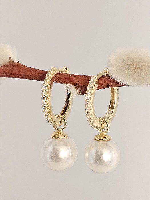Brinco argola 12mm cravejado com pingente pérola prata 925 banhado a ouro amarelo 18k