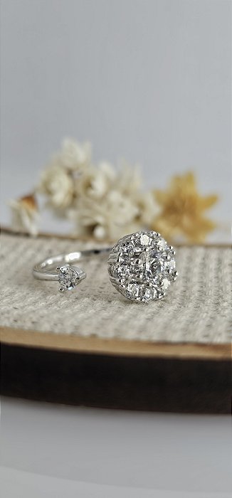 Anel sensorial giratório ansiedade cravejado prata 925 com banho de ródio