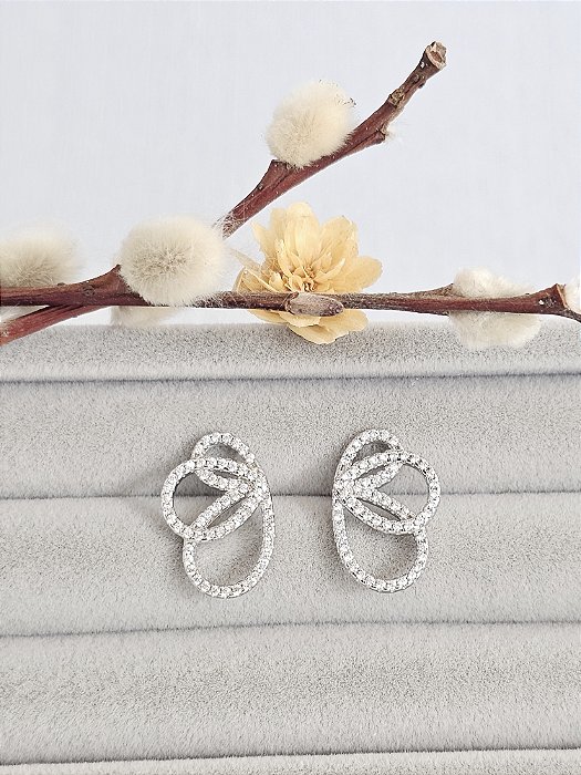 Brinco butterfly cravejado prata 925 com banho de ródio