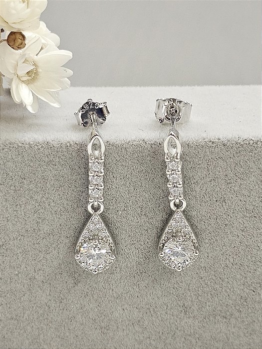 Brinco gota cravejada prata 925 com banho de ródio