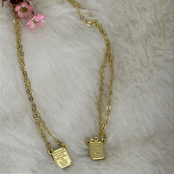 Colar Semijoia Hipoalergênico Escapulário Happy Lyfe Plaquinha Dourado
