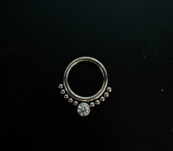 P0653 SEGMENTO TITANIO PEDRA COM ZIRCONIA ESFERAS EM 8MM