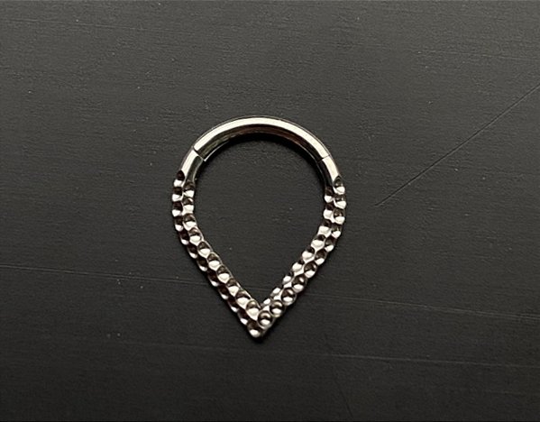 P0656 SEGMENTO TITANIO  EM GOTA MARTELADO   8MM