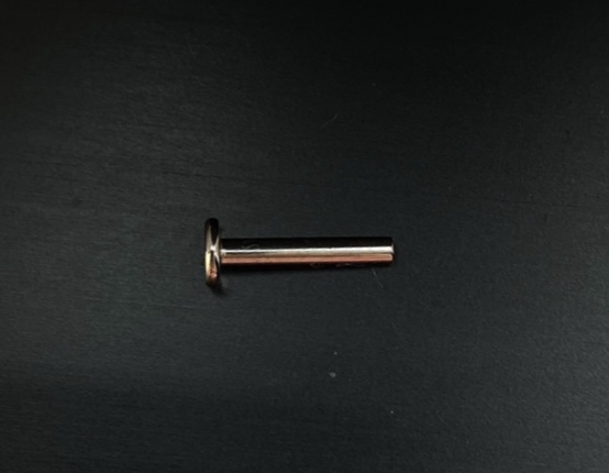P0591 LABRET TITANIO HASTE  1.6 8MM