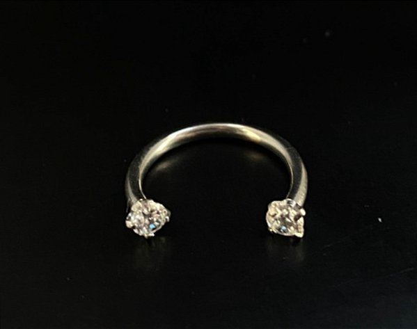 P0511 FERRADURA AÇO R.I DUPLA ZIRCONIA 10MM