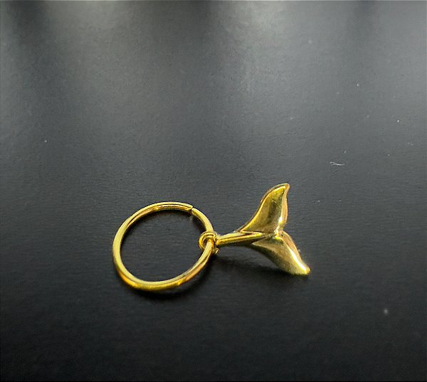 P0238 ARGOLA RODIO DOURADO TORÇAO PINGENTE  CALDA SEREIA LISO 8MM