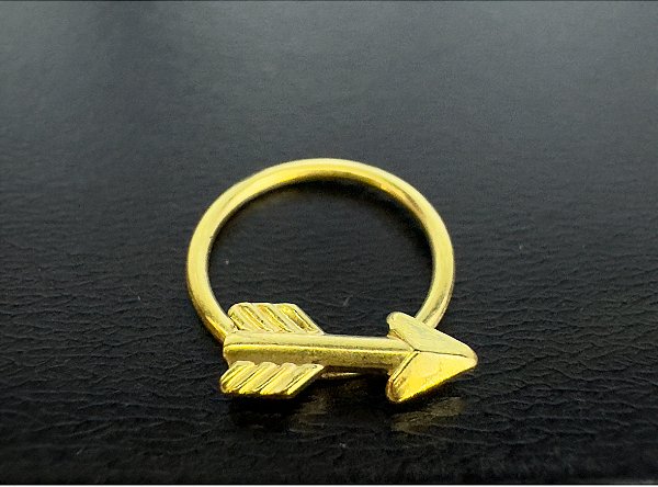 P0215 ARGOLA RODIO DOURADO CONCH FLECHA 8MM