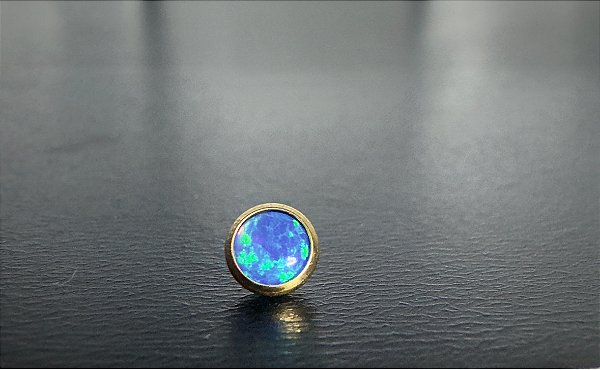 P0719 TOPO TITANIO PEDRA OPALA AZUL PVD GOLD 1.6 4MM