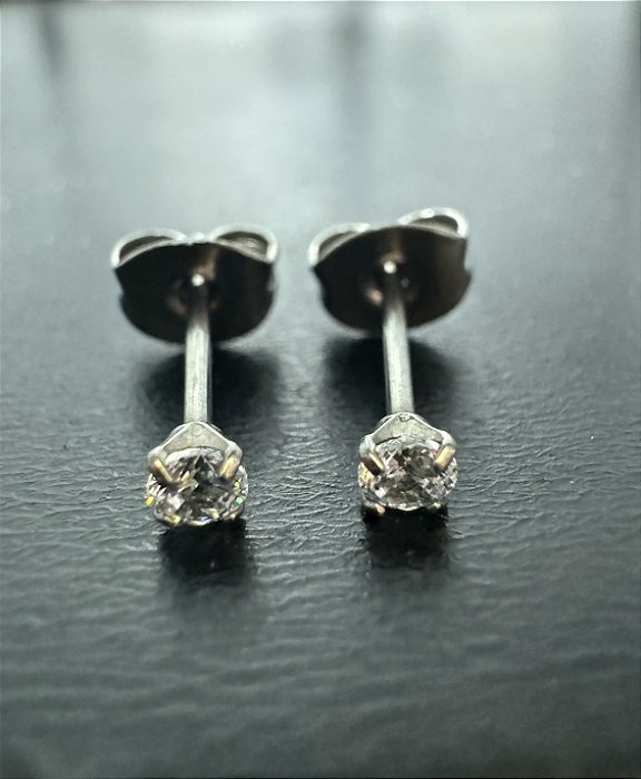 P0774 BRINCO TITÂNIO 11MM 0.8 PEDRA 8MM