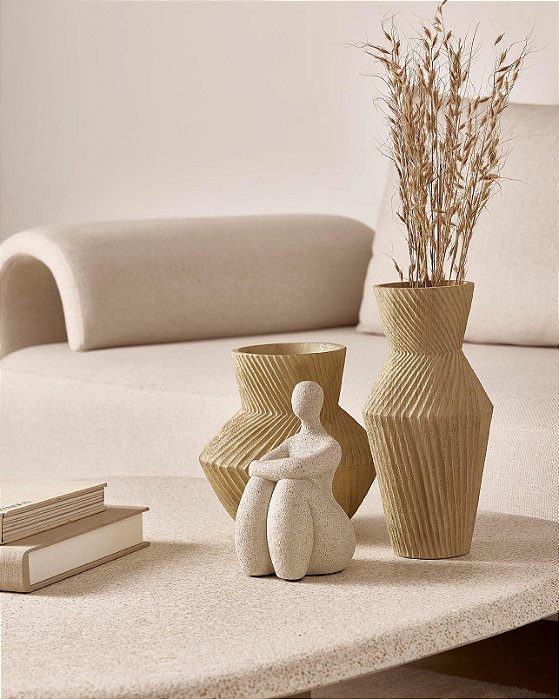 ESCULTURA MULHER EM POLIRRESINA - 18384