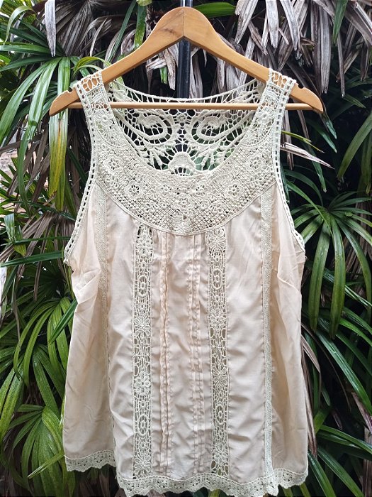 Blusa regata boho com renda