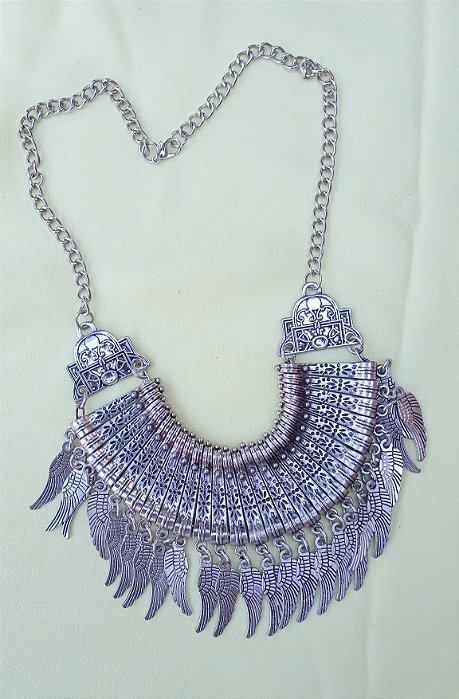 Colar gargantilha boho penas