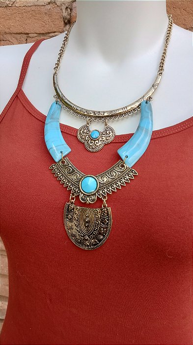 Colar boho chic com resina