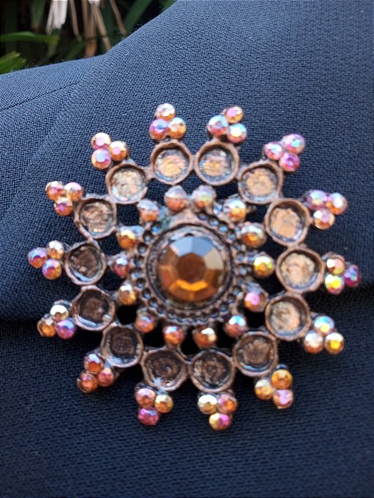 Broche boho floral zircônia