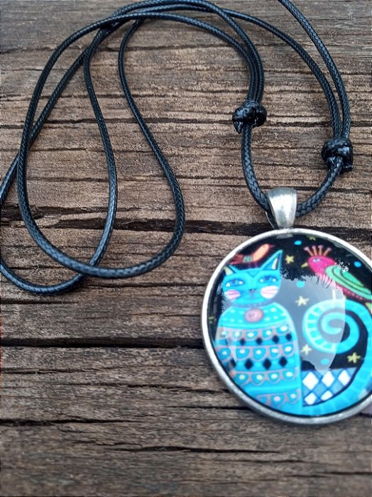 Colar cordão hippie com pingente