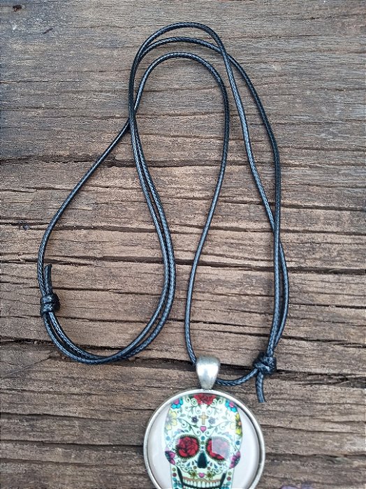 Colar cordão hippie com pingente
