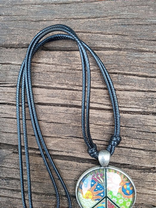 Colar cordão hippie com pingente