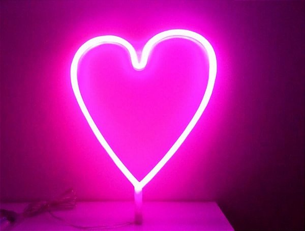 Silhueta de Led Coração Pink 29x10x30,5