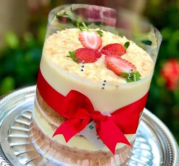 Tira De Acetato Pet para Bolos Tsunami e Confeitaria em Geral 25cmx2m - 1 Un