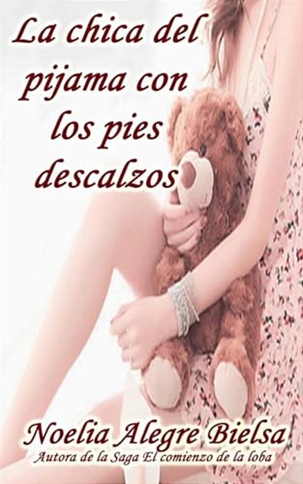 La Chica Del Pijama Con Los Pies Descalzos-..