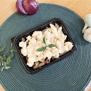 Penne Integral ao Molho Branco e Frango - 300g