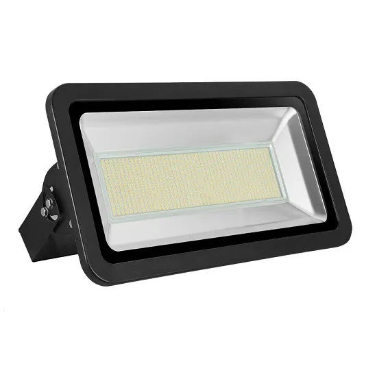 Refletor LED 500W 6500K branco frio preto SMD IP66 bivolt.