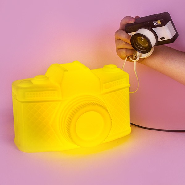 Luminária Câmera 6,5x10,5x9cm Polietileno Amarelo.