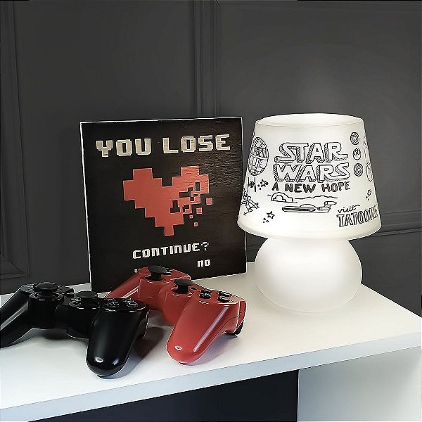 Abajur Micro Lampe Star Wars Doodles Ø15x20cm Polietileno Branco e Preto.