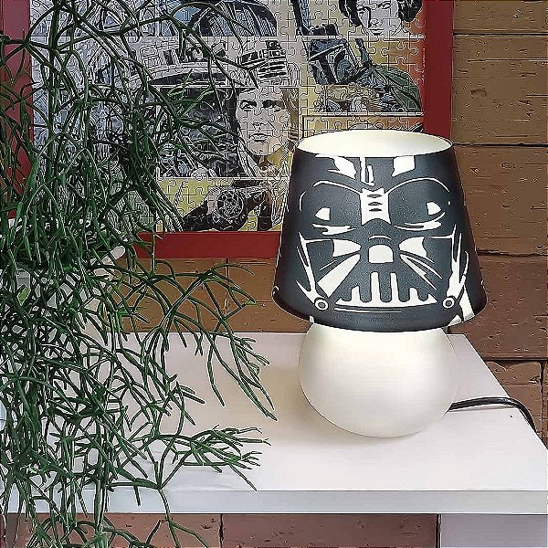 Abajur Micro Lampe Star Wars Vader Dark Side Ø15x20cm Polietileno Branco e Preto.