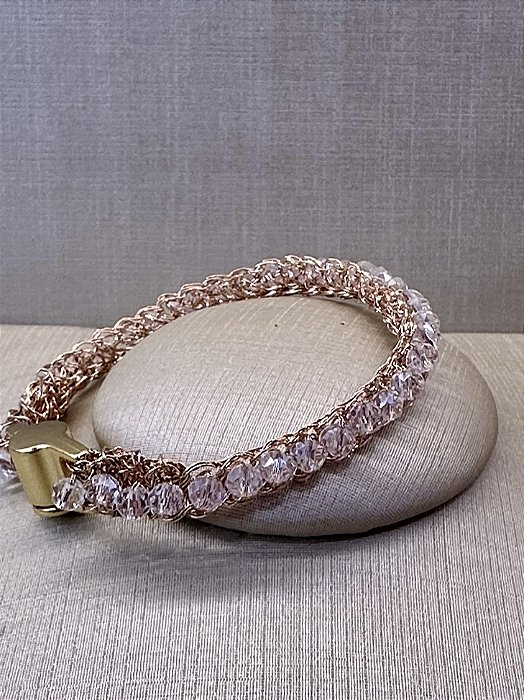 Bracelete Fio Rosê e cristais