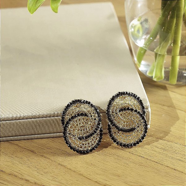 Brinco Minerva Preto