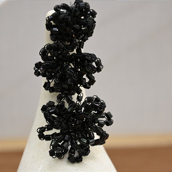Brinco Pêndulo Preto