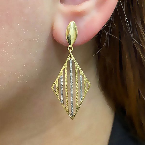 Brinco Losango banhado em ouro 18k e Ródio