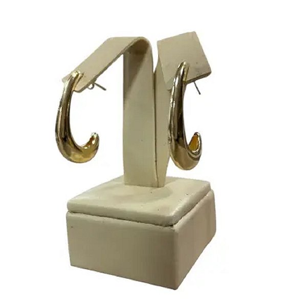 Brinco anzol banhado em ouro 18k