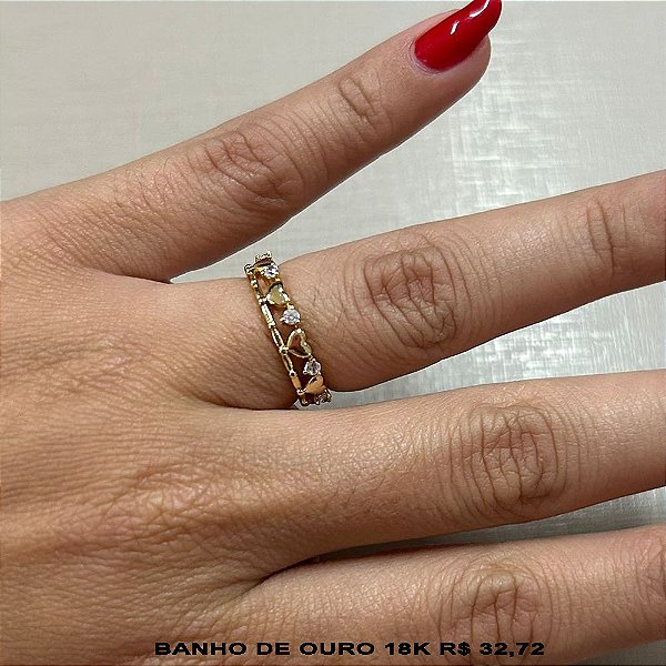 Anel Banhado a Ouro 18K com Corações Vazados e Zircônias