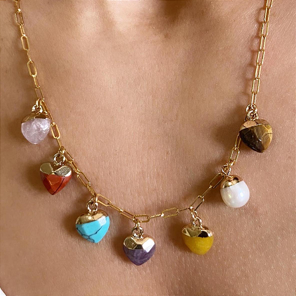 Colar de mini corações de pedras naturais