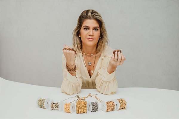 Escapulário de madrepérola na corrente olho de tigre