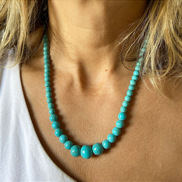 Colar de bolas de howlita turquesa