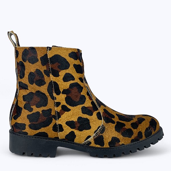 Bota Coturno Animal Print Pelo Cano Médio Sola Tratorada